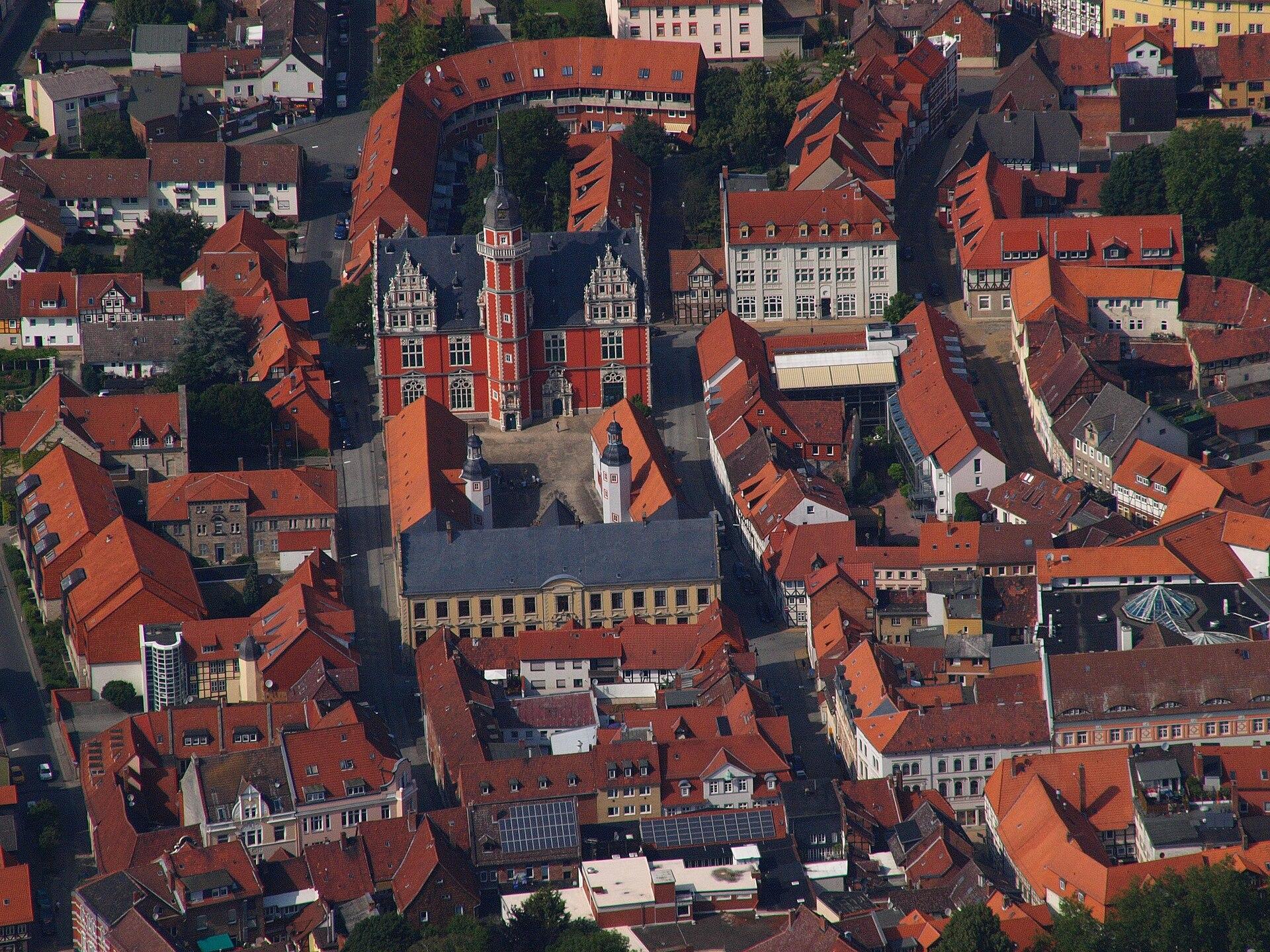 Luftaufnahme des Juleums und der Helmstedter Altstadt