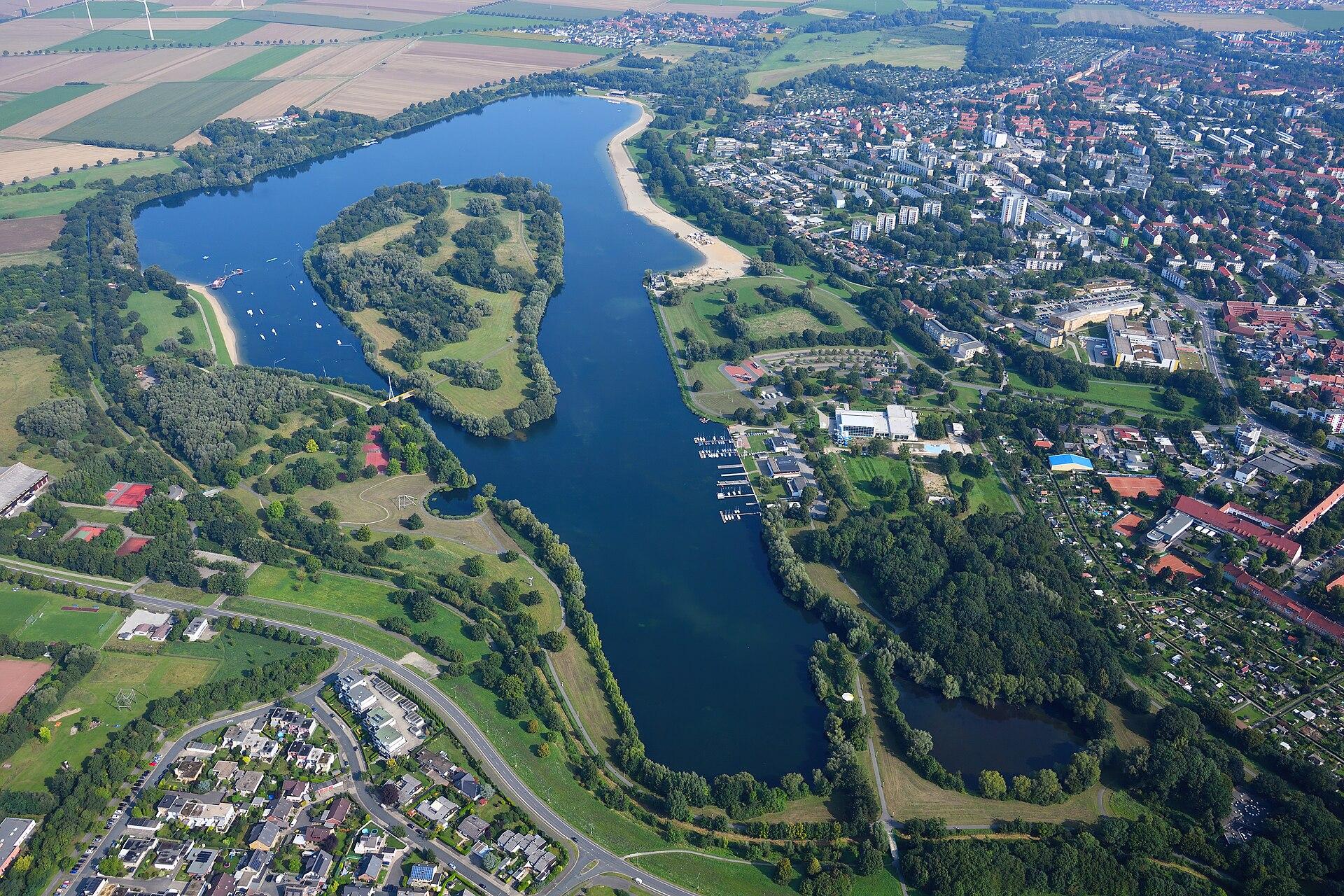Luftaufnahme des Salzgittersees und seiner Uferbereiche