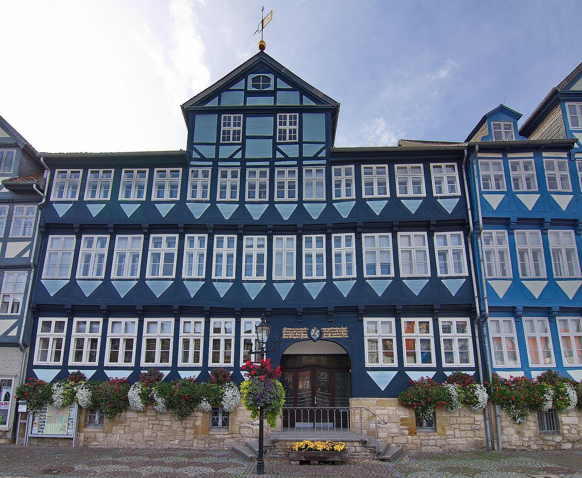 Historisches Fachwerk-Rathaus am Stadtmarkt in Wolfenbüttel